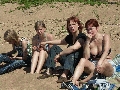 =Сосновый Бор 2006=
Наши тетки на пляже
Инга Сапожникова с дочерьми
и Вера Акимова