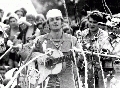 Грушинский Фестиваль 1978, Александр Суханов для любителей магнитофонных записей (Фото: А. Шевцов)