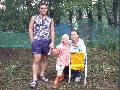 На фото Роман Безгубов(наш бесстрашный одноялец!)с женой и дочкой.