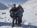 Валерий Михлюков с другом Кириллом Остроумовым на фоне Эвереста. Внизу - базовый лагерь
