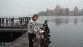 Александр Ивлиев на фоне Тракайского замка пишет песню "Тракай" после фестиваля "Осенняя элегия", который проходил в г.Тракай. Литва.