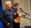 Александр Городницкий в сопровождении Александра Костромина на авторском концерте в Центре АП в Москве.