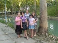 Элла Михайловна с сыном Сергеем, с внучками и сестрой. Ташкент 2010 г.