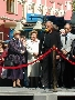 8 мая 2002 года в Москве, на Старом Арбате, открыт памятник Булату Окуджаве. На сцене Владимир Качан.