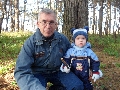 С внуком Сашей в Красном бору под Смоленском