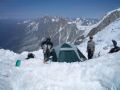 Северо-западный склон Монблана. Ледник Таконаз. Базовый лагерь перед выходом на вершину.Слева - Михаил Хайзиков, справа - Евгений Бабенко.